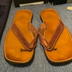 Men’s brown sandals, size 11